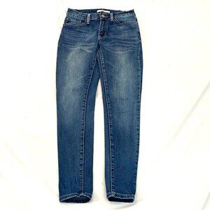 KanCan jeans Women's Size 26 dark indigo skinny jean distressed